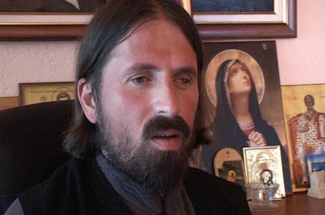 Ni kriv ni dužan : jerej Ivan Cvetković